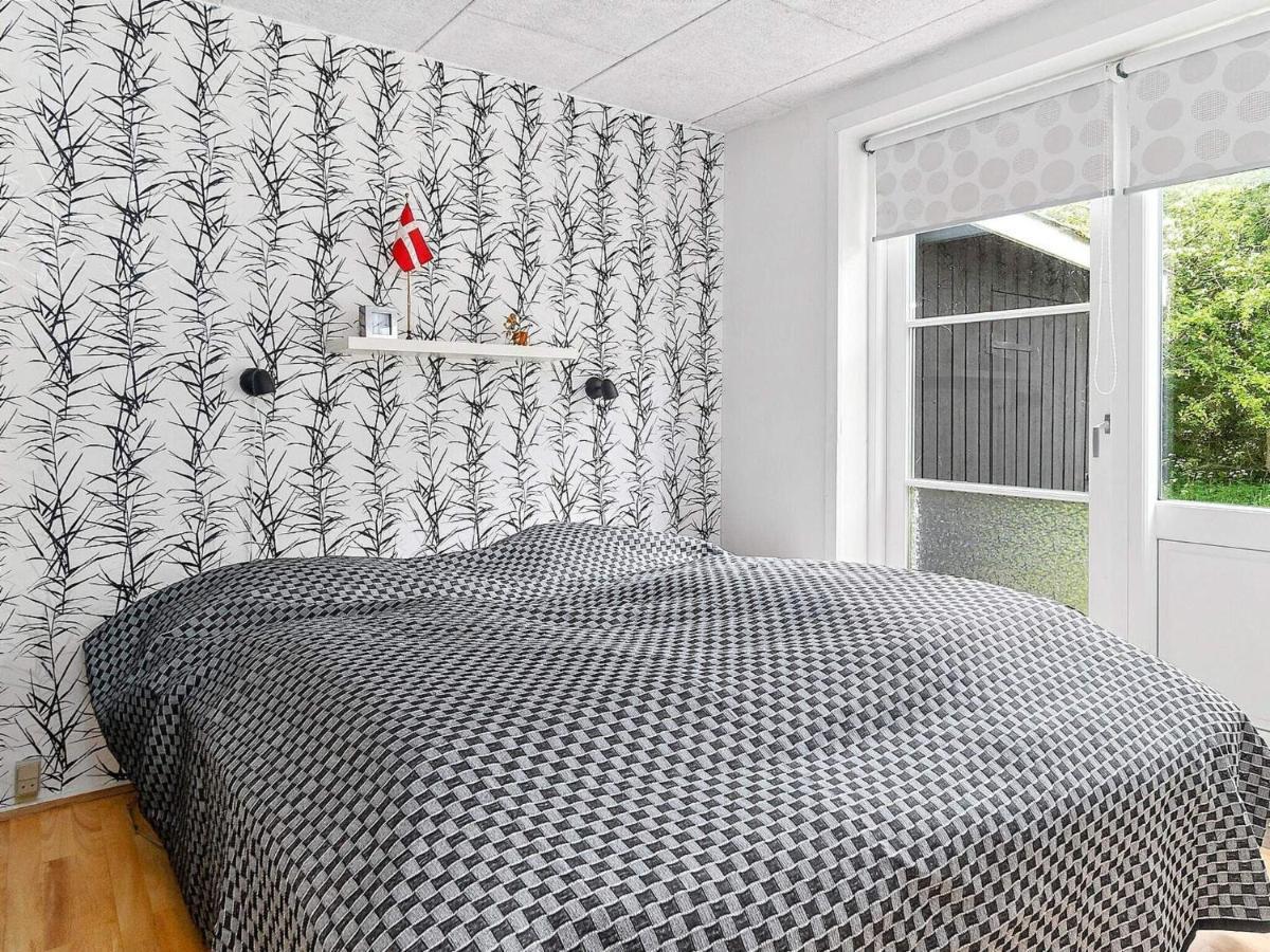 8 Person Holiday Home In Skals Esterno foto