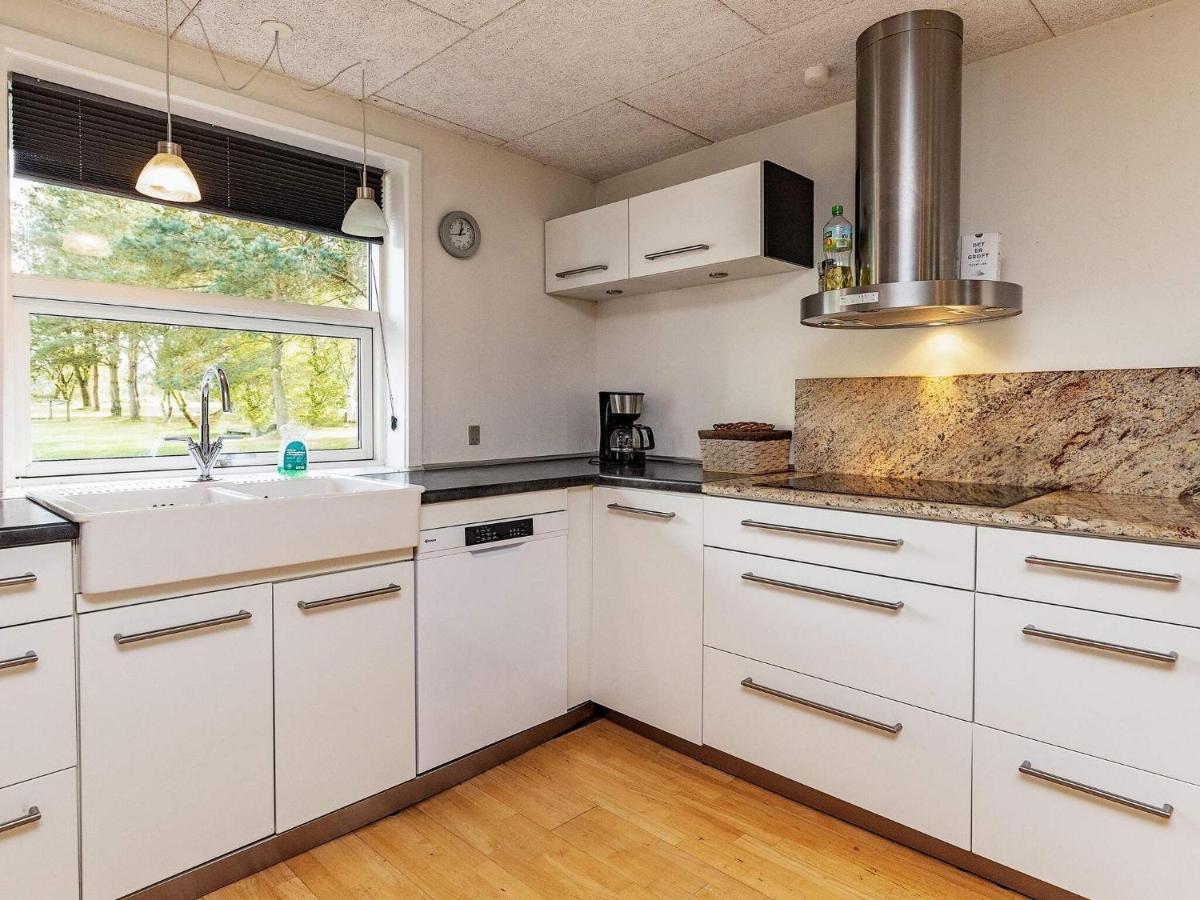 8 Person Holiday Home In Skals Esterno foto