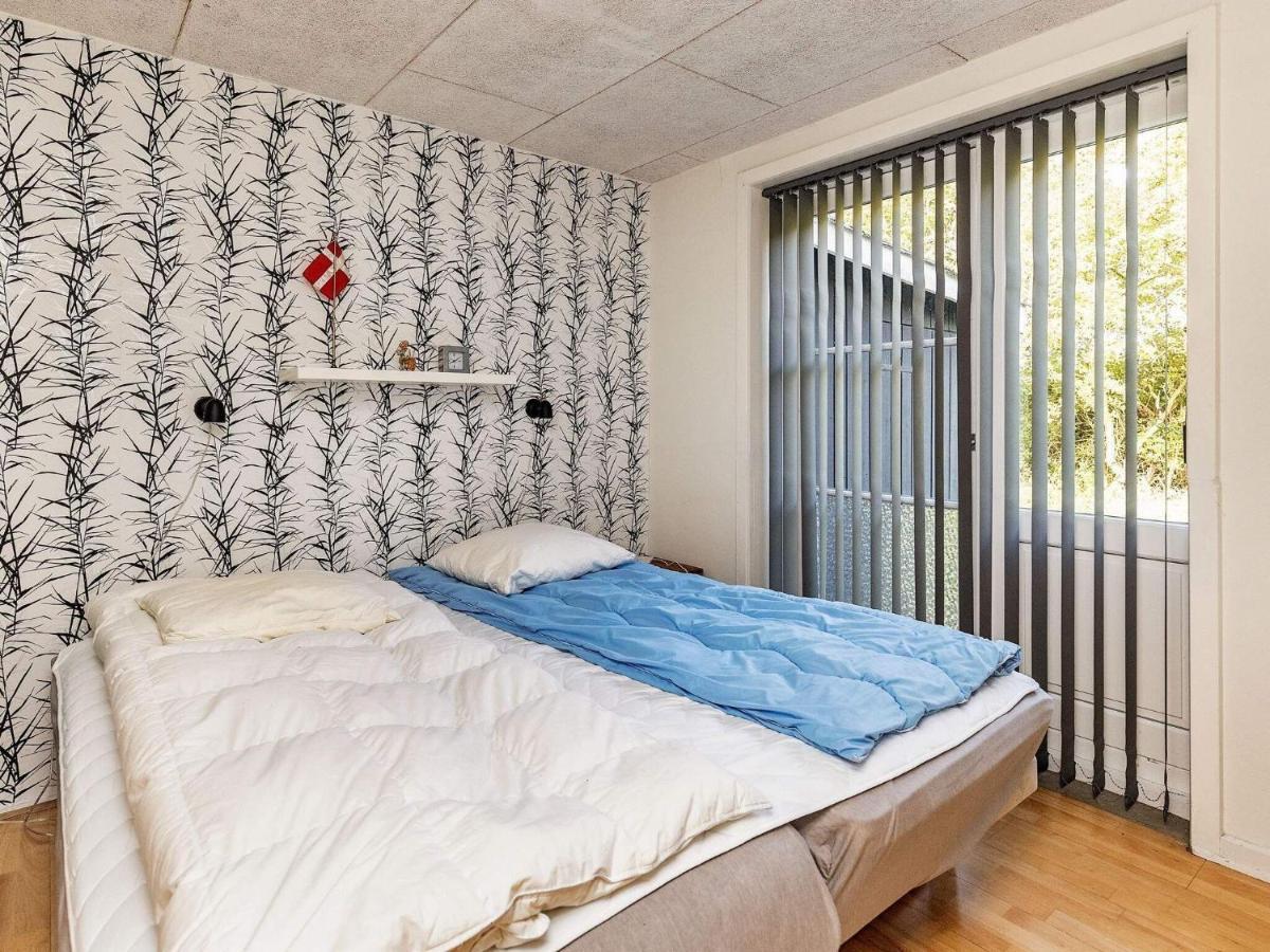 8 Person Holiday Home In Skals Esterno foto